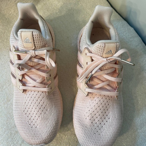 Adidas Ultra Boost Women’s Size 9‎ 1/2 Peach Color Sneakers Preowned. - Picture 3 of 6